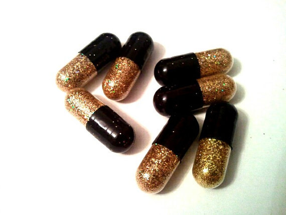 15 Black and Gold Glitter Pills